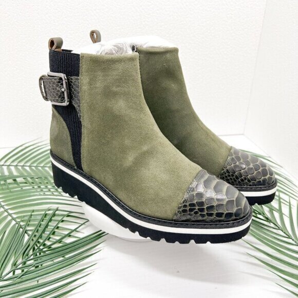 Donald Pliner Tinsley Waxy Green Suede Leather Chelsea Ankle Boots Size 6.5 NWB - Picture 1 of 12